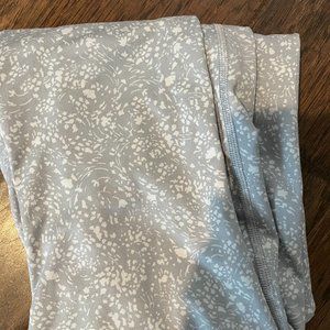 Athleta S leggings gray/white print